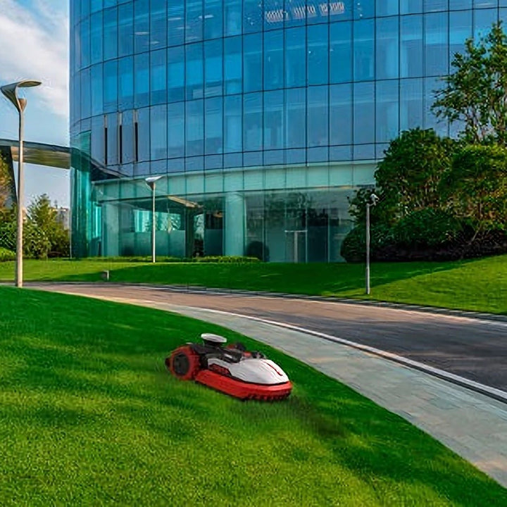 Kress RTKⁿ 3,000 m² robotic lawn mower with OAS (Obstacle Avoidance System)